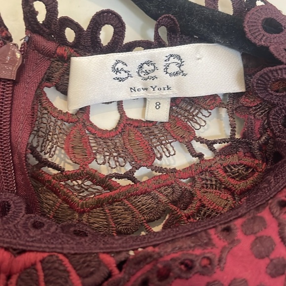 Sea Burgundy Lace Top - Picture 2 of 5